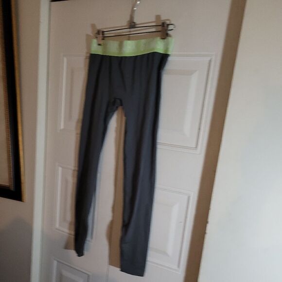 Gymshark Seamless Leggings Gray Speckled size medium Excellen pre own condition - Picture 1 of 5